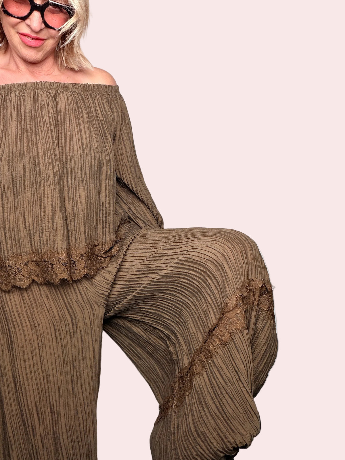 Pantalone Harem in Plissé con Lurex – Bordo in Pizzo