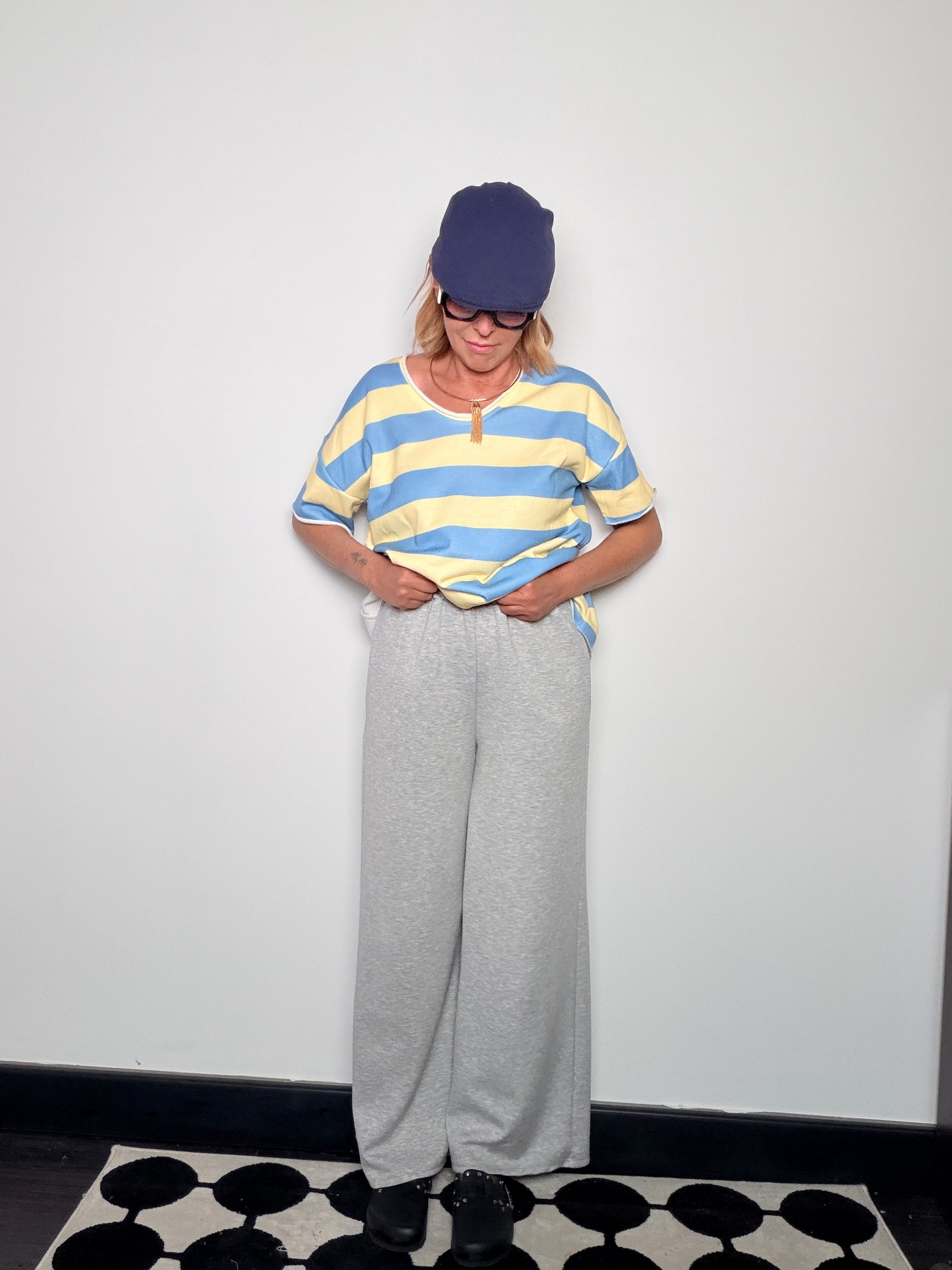 Felpa Oversize a Righe Larghe – Scollo V