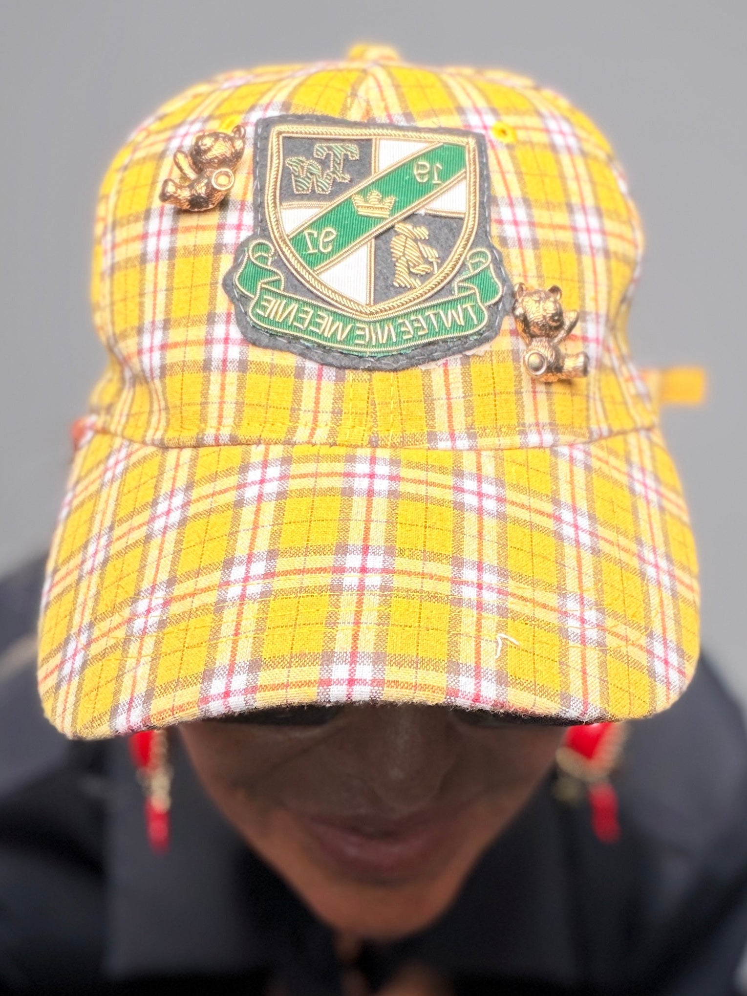 Berretto Tartan Giallo con Stemma