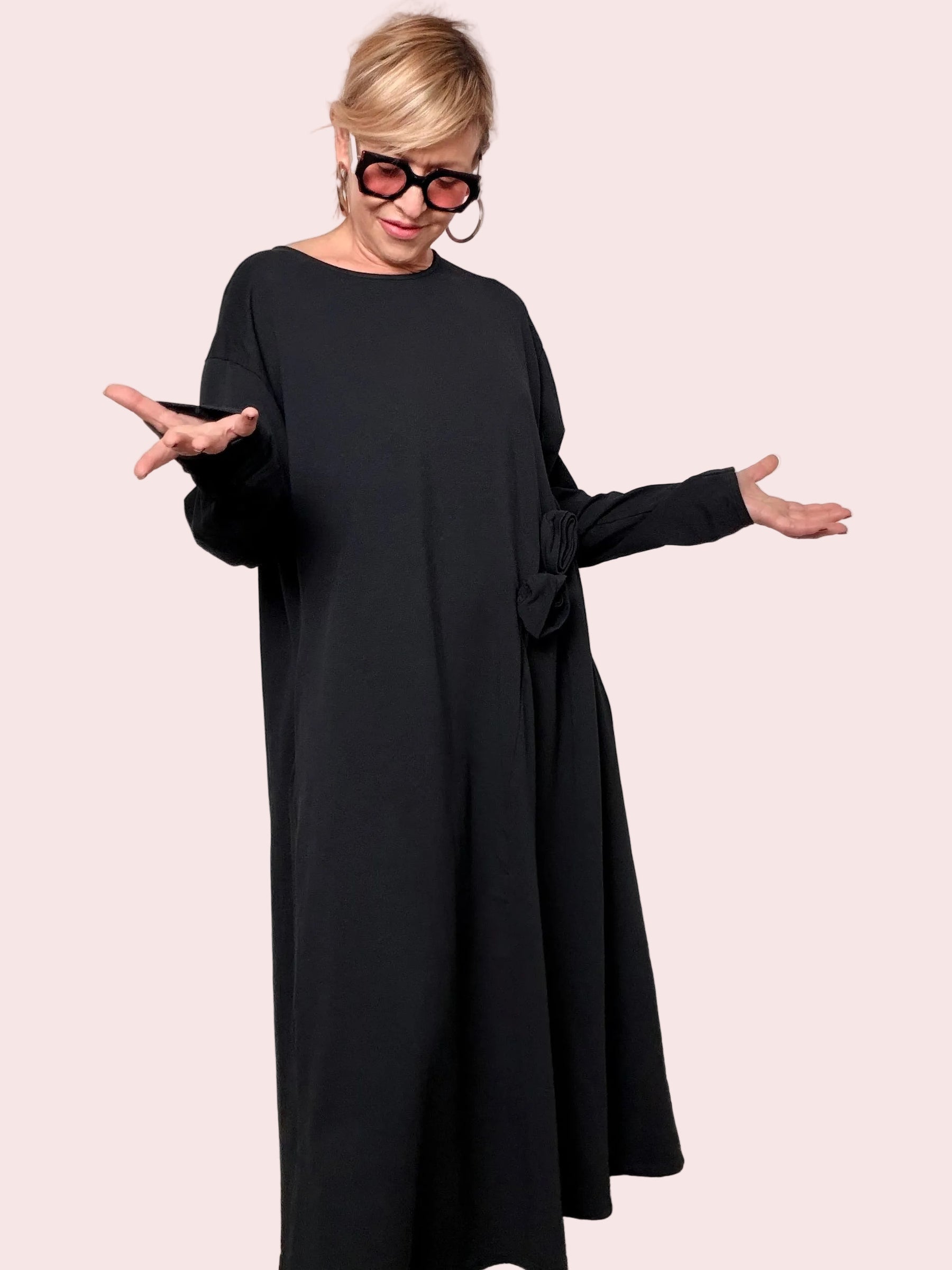 Abito lungo morbido con dettaglio laterale