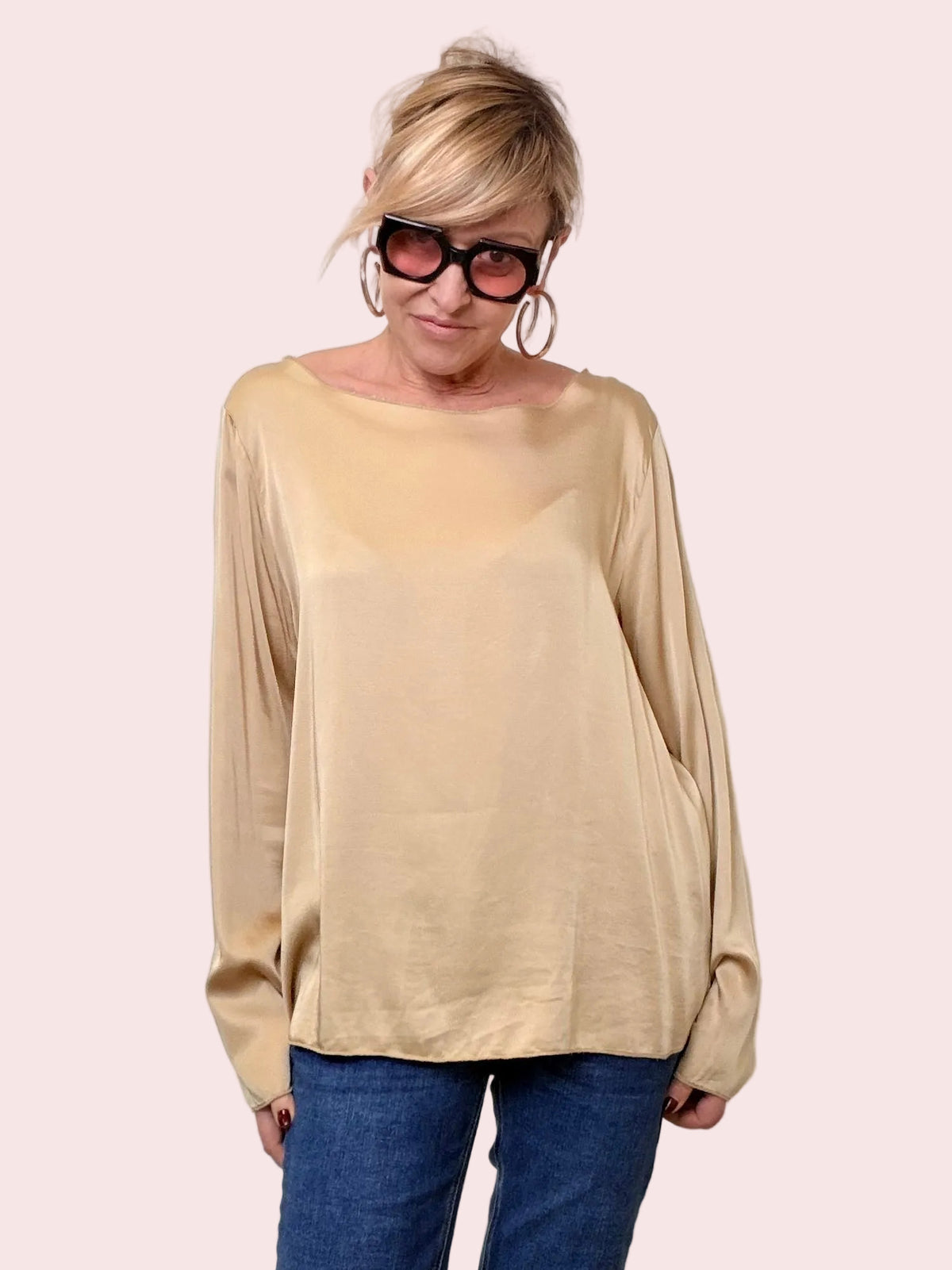 Maglia fluida in viscosa dal mood essenziale