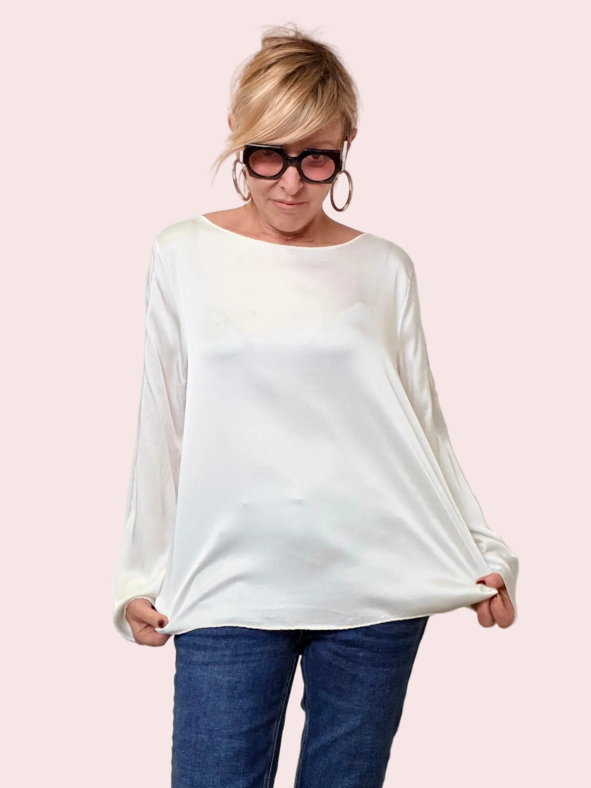 Maglia fluida in viscosa dal mood essenziale