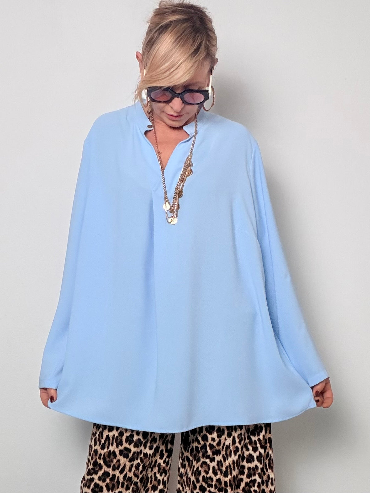 Camicia over fluida con scollo a V