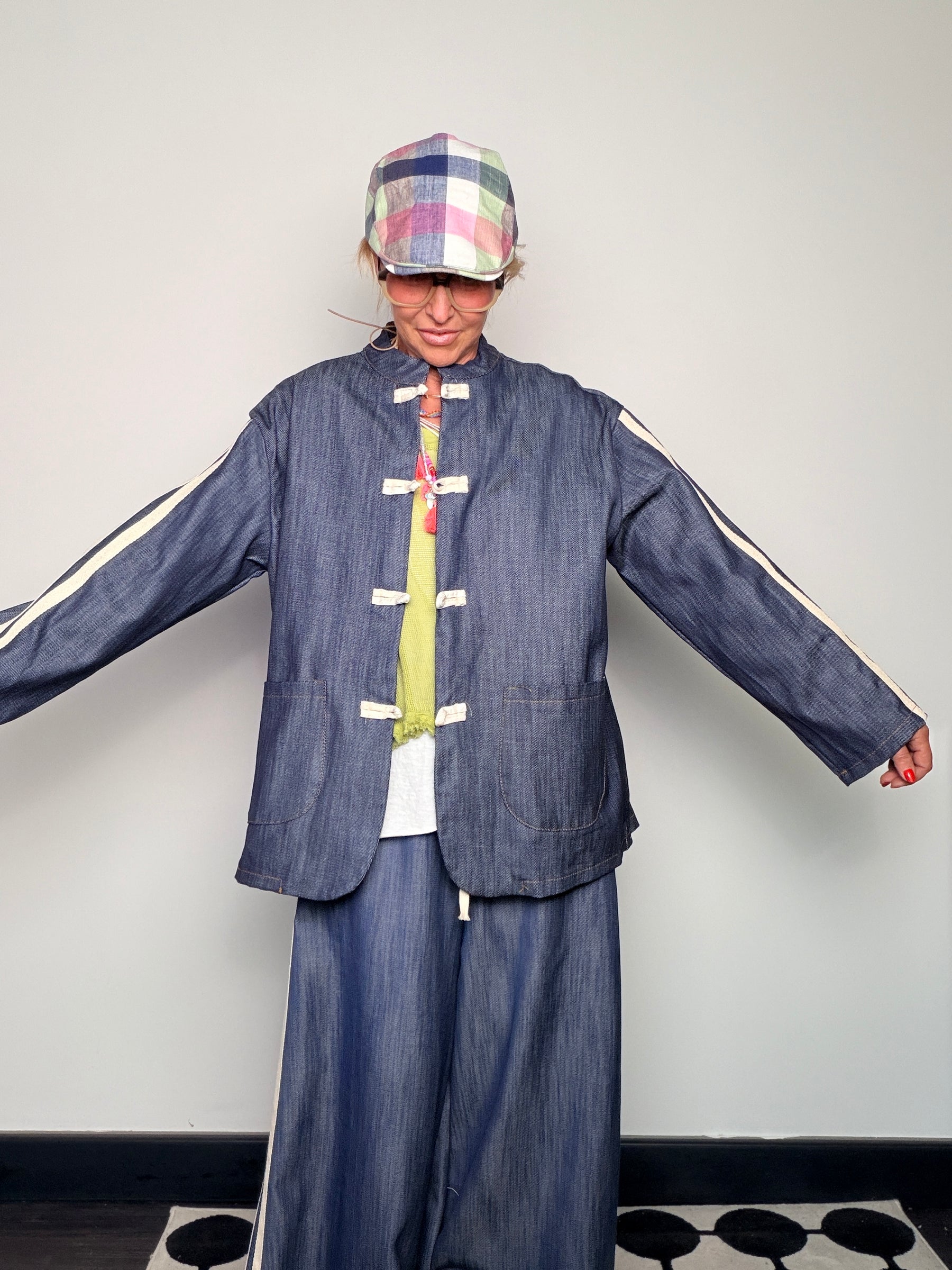Giacca in Chambray con Alamari e Bande