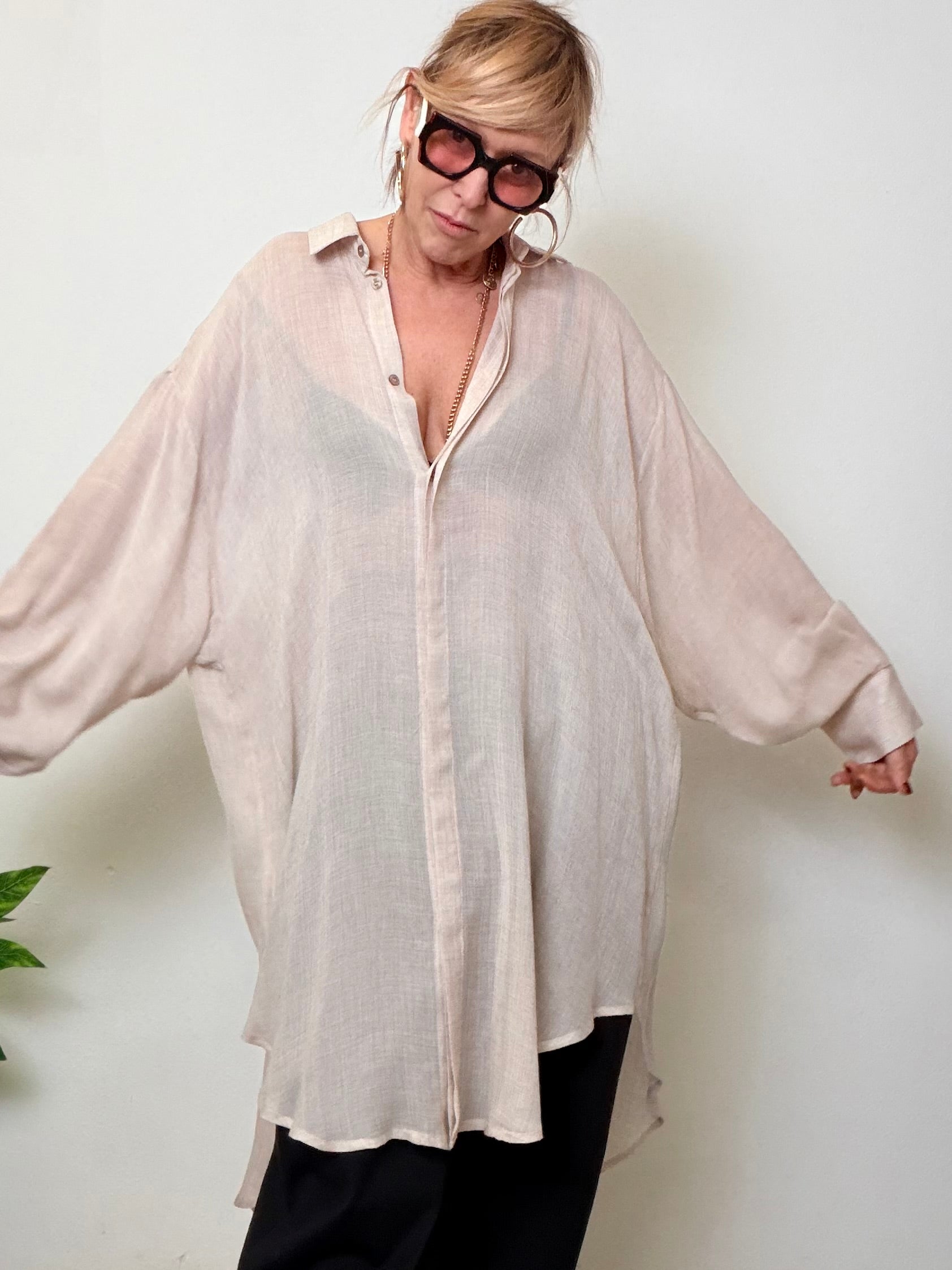 Camicia over leggera con scollo morbido