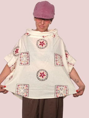 Camicia in Mussola di Cotone con Ricami e Traforature
