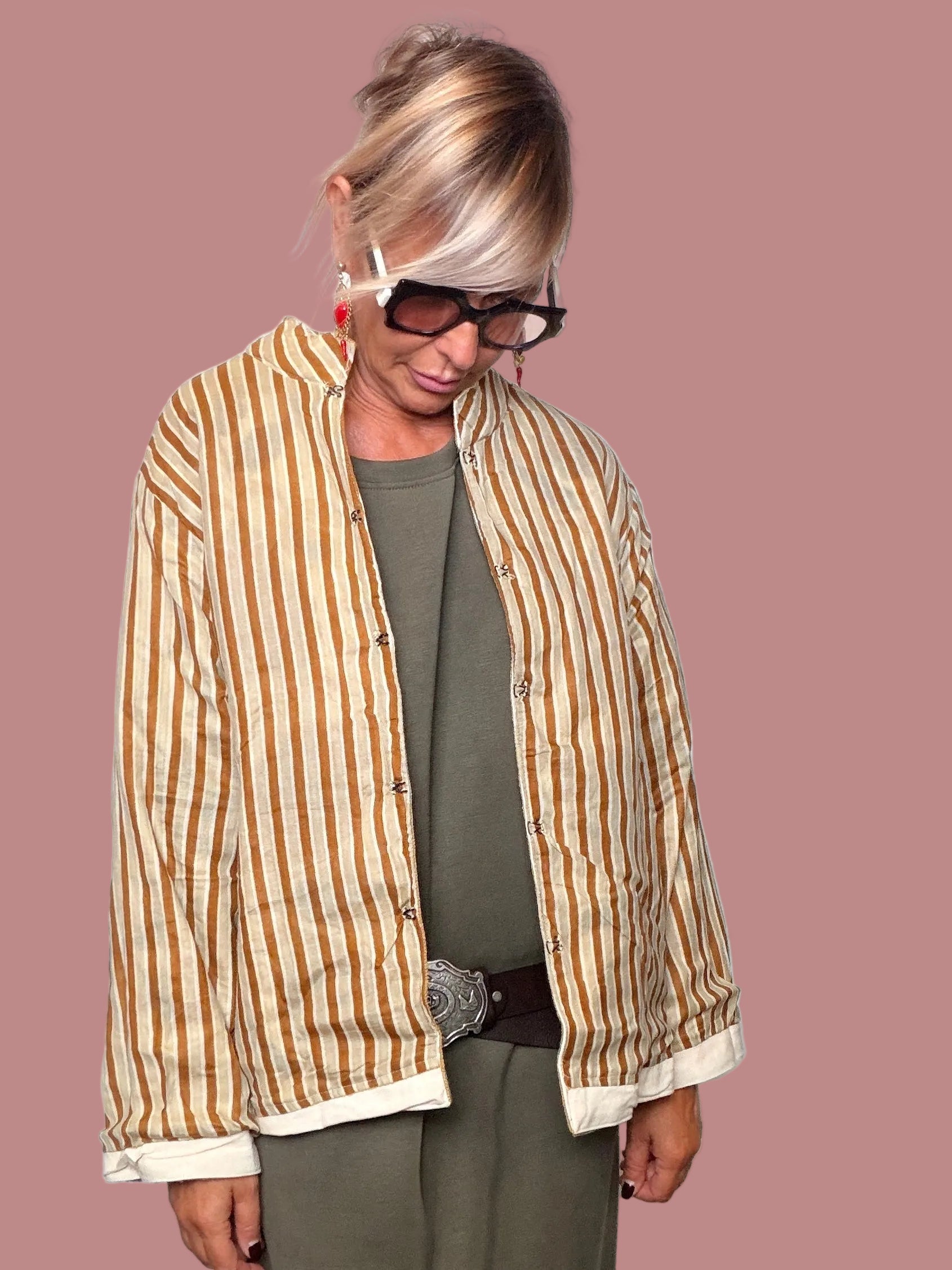 Giacca reversibile lato righe ocra con bottoni gioiello
