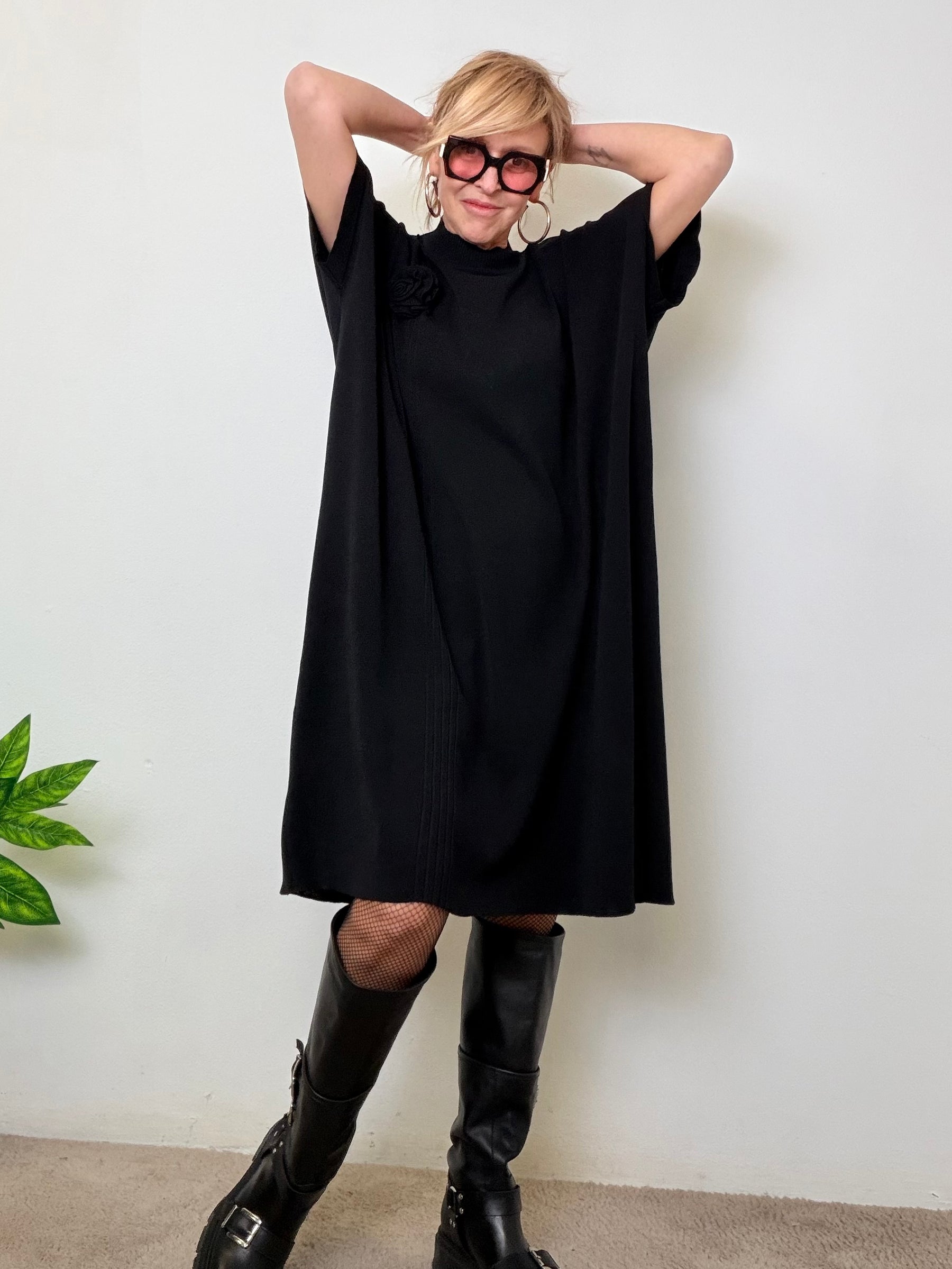 Abito  over con dettaglio floreale