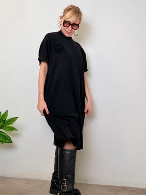 Abito  over con dettaglio floreale