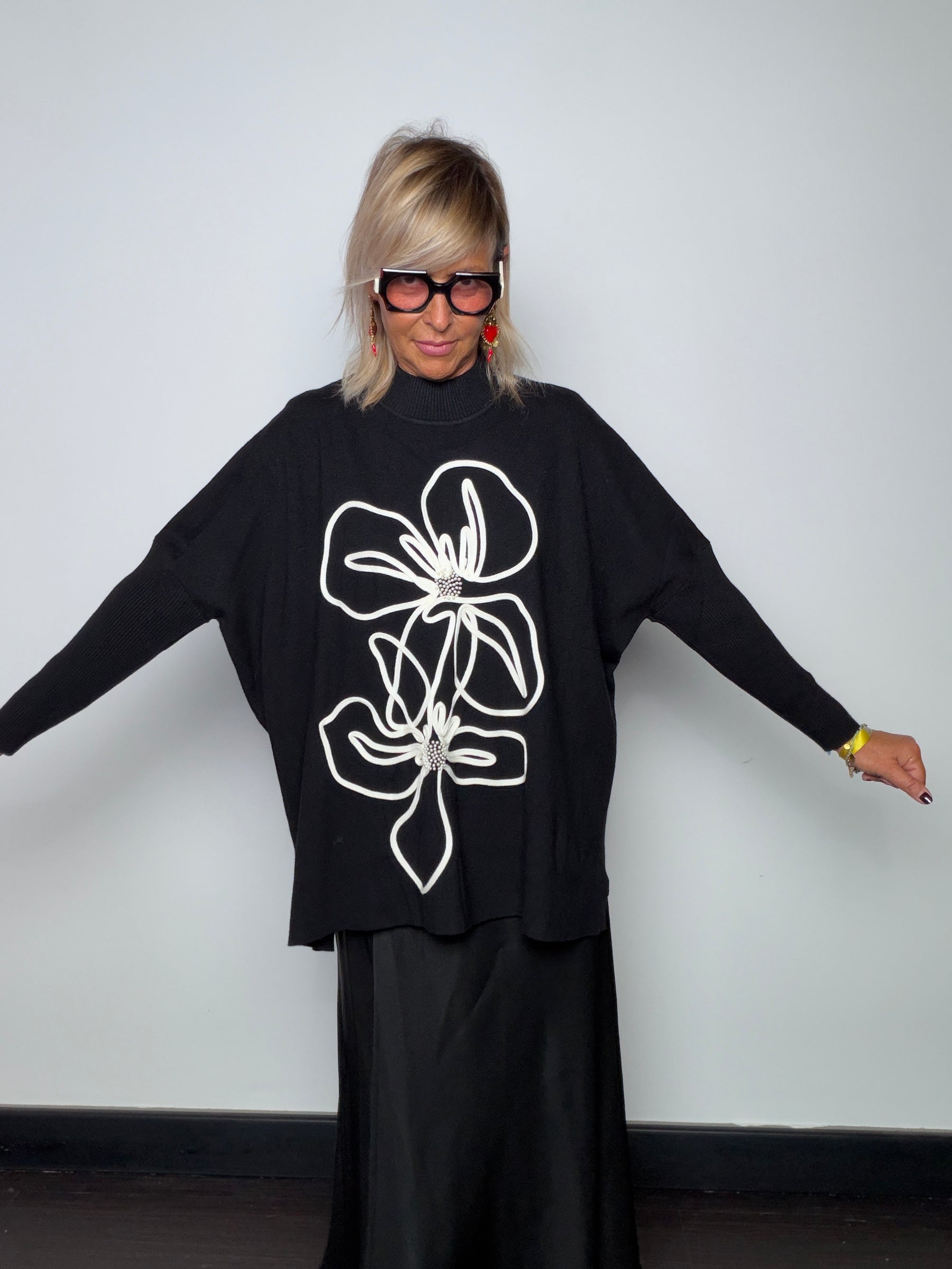 Maglione Oversize Floreale Outline