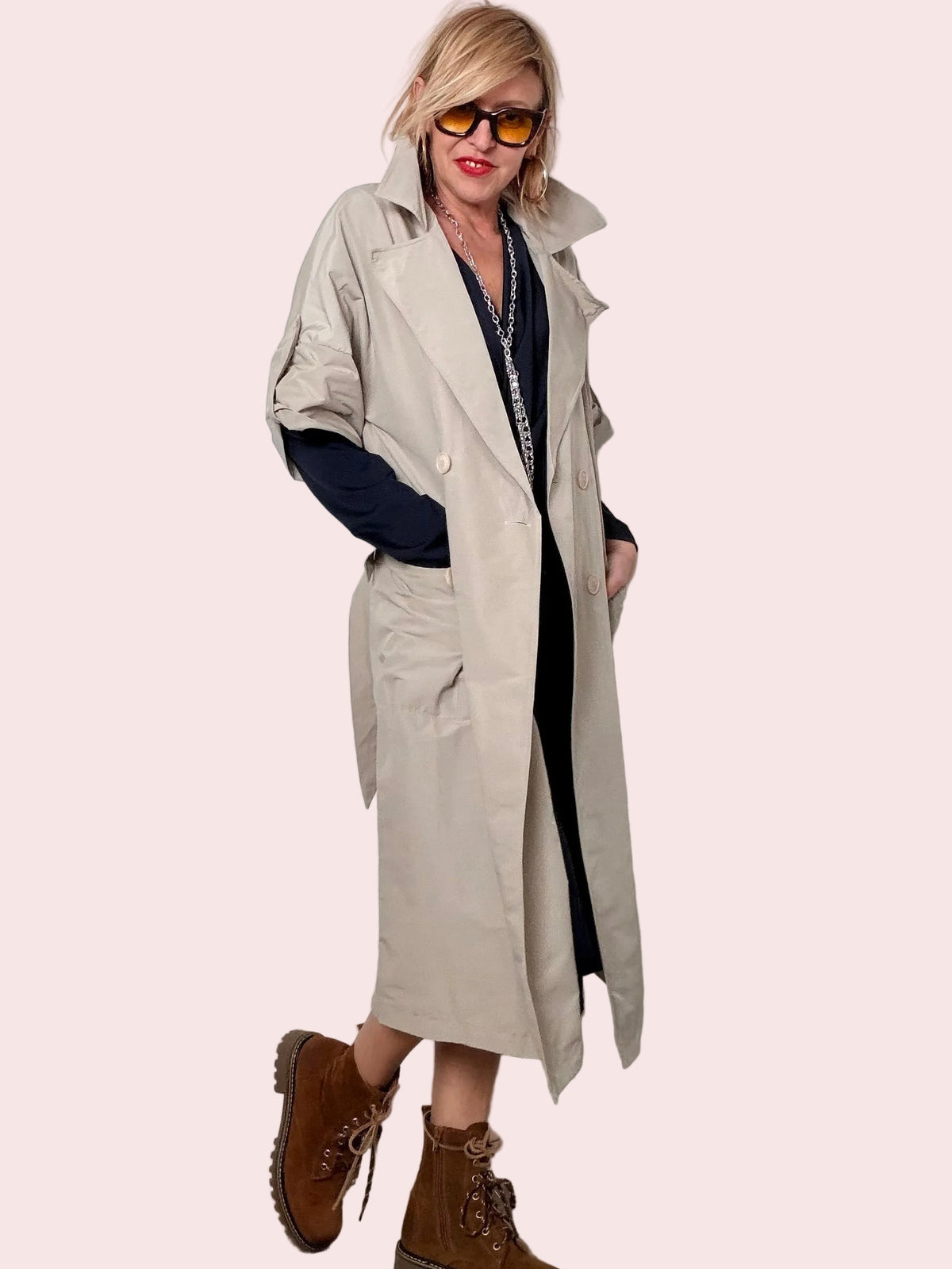 Trench Over Cinturato con manica corta