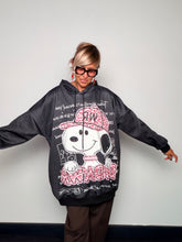 Hoodie oversize nera Snoopy DOGWINK - vista frontale con stampa grafica rosa