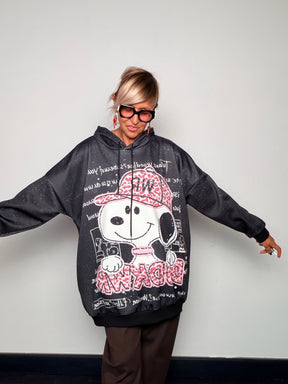 Hoodie oversize nera Snoopy DOGWINK - vista frontale con stampa grafica rosa