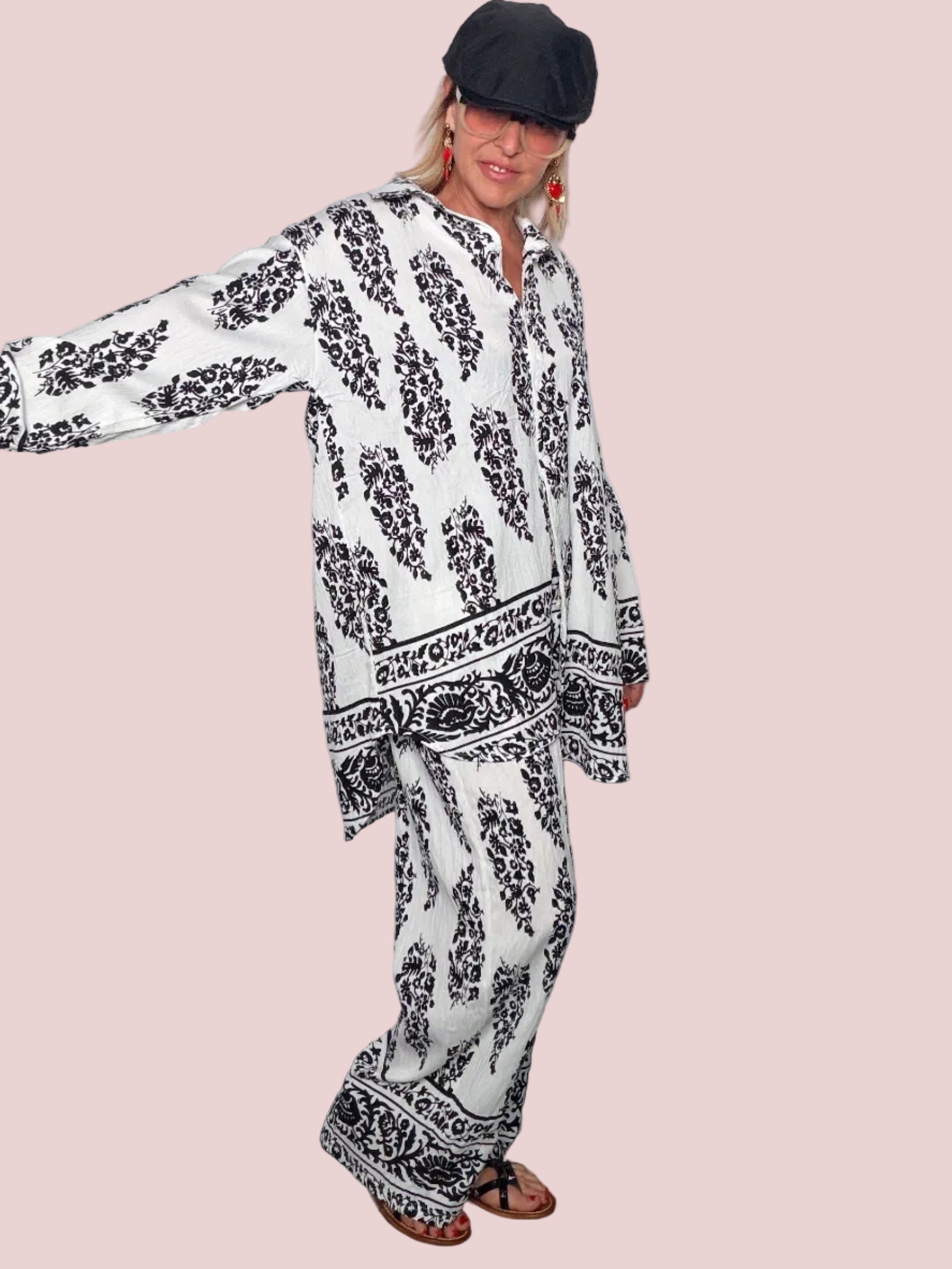 Completo Camicia e Pantalone in Rayon Stampa Barocca Bianco e Nero