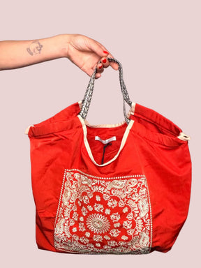 Borsa Hobo in Nylon con Patch Bandana Paisley Ricamata