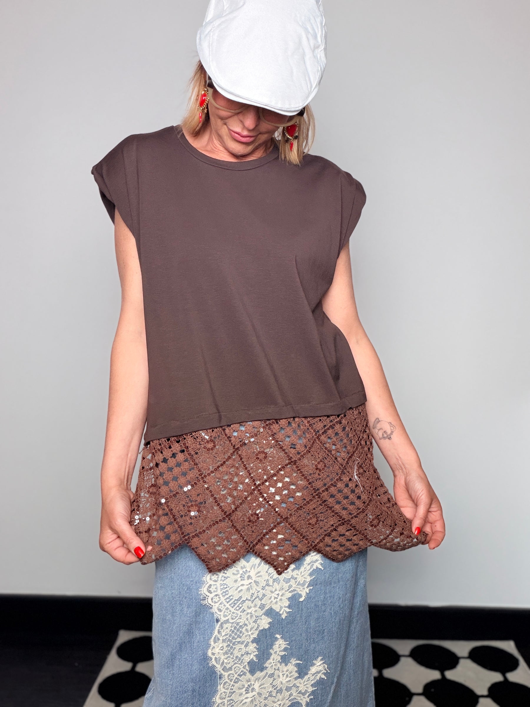 T-shirt Muscle Tee in Cotone con Inserto Pizzo Crochet e Paillettes