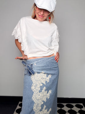 Gonna Portafoglio in Denim con Applicazione Pizzo Chantilly