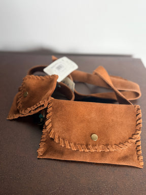 Cintura Marsupio in Camoscio con Charm Turchese