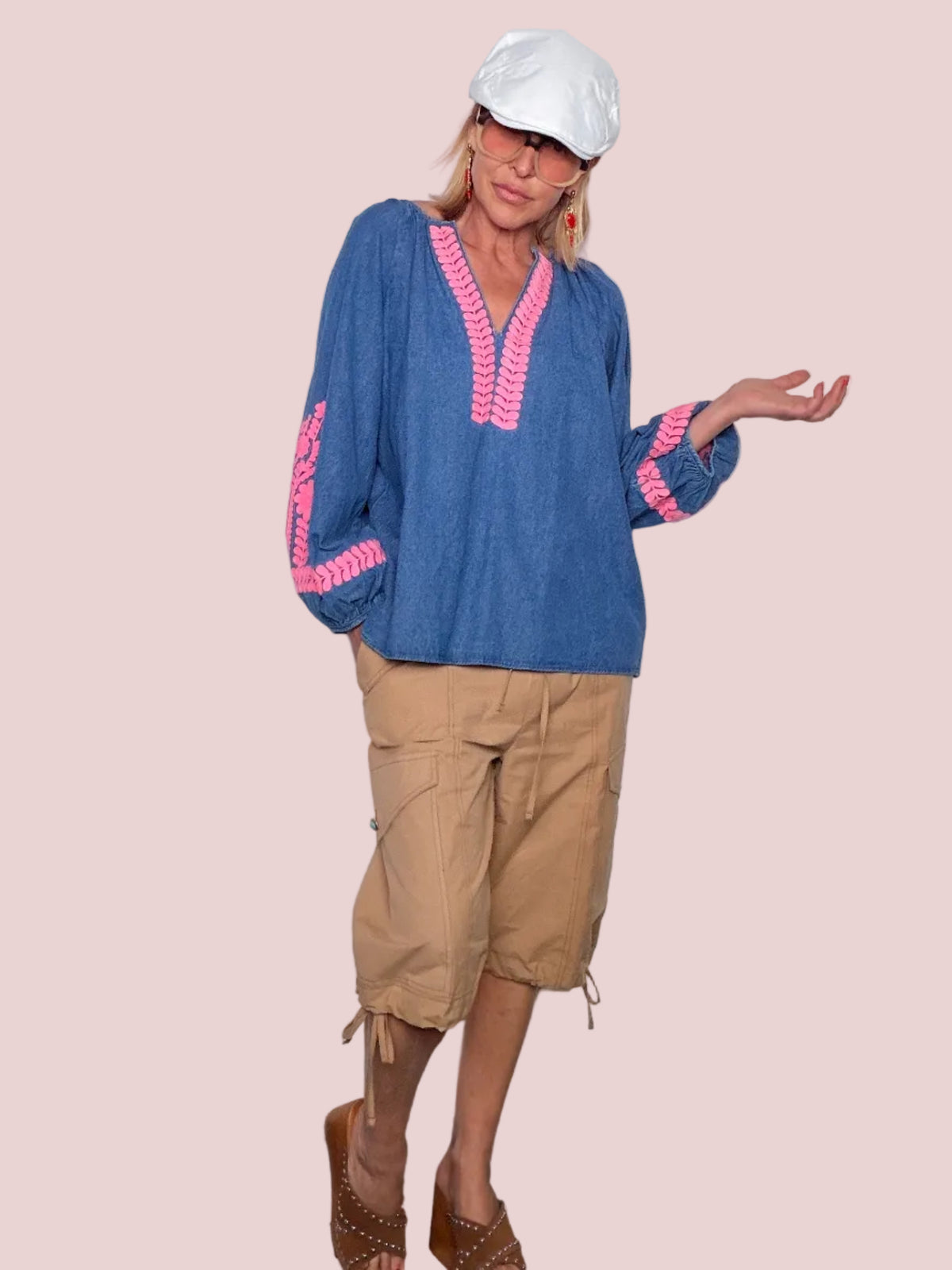 Camicia in Denim con Ricami Floreali Rosa Fluo