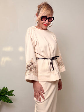 Felpa Over con Ricami “Romantic Chic”