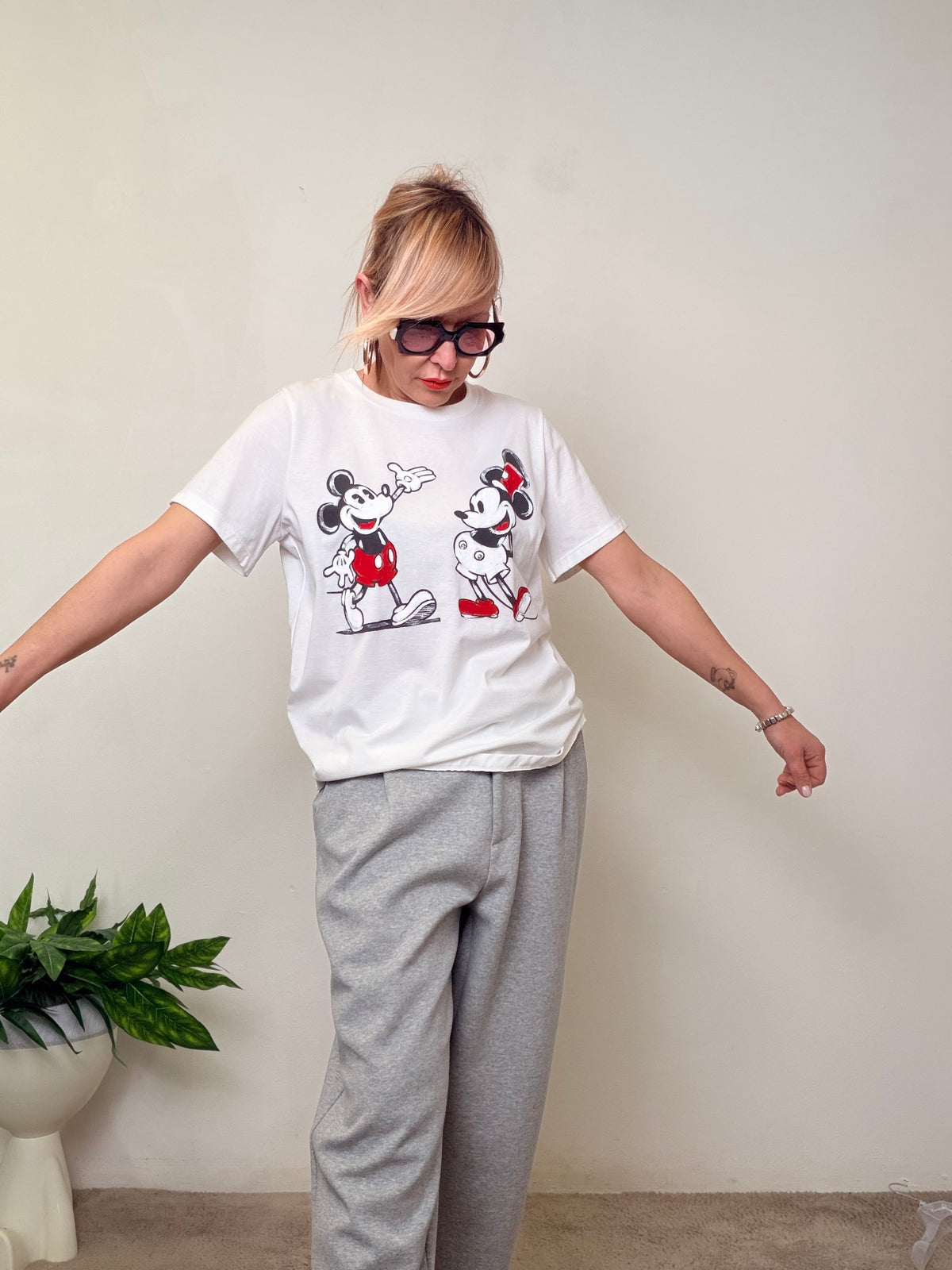 T-Shirt Stampata “Iconic Mood”