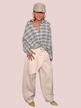 Pantalone Banana in Cotone Sabbiato con Chiusura a Portafoglio