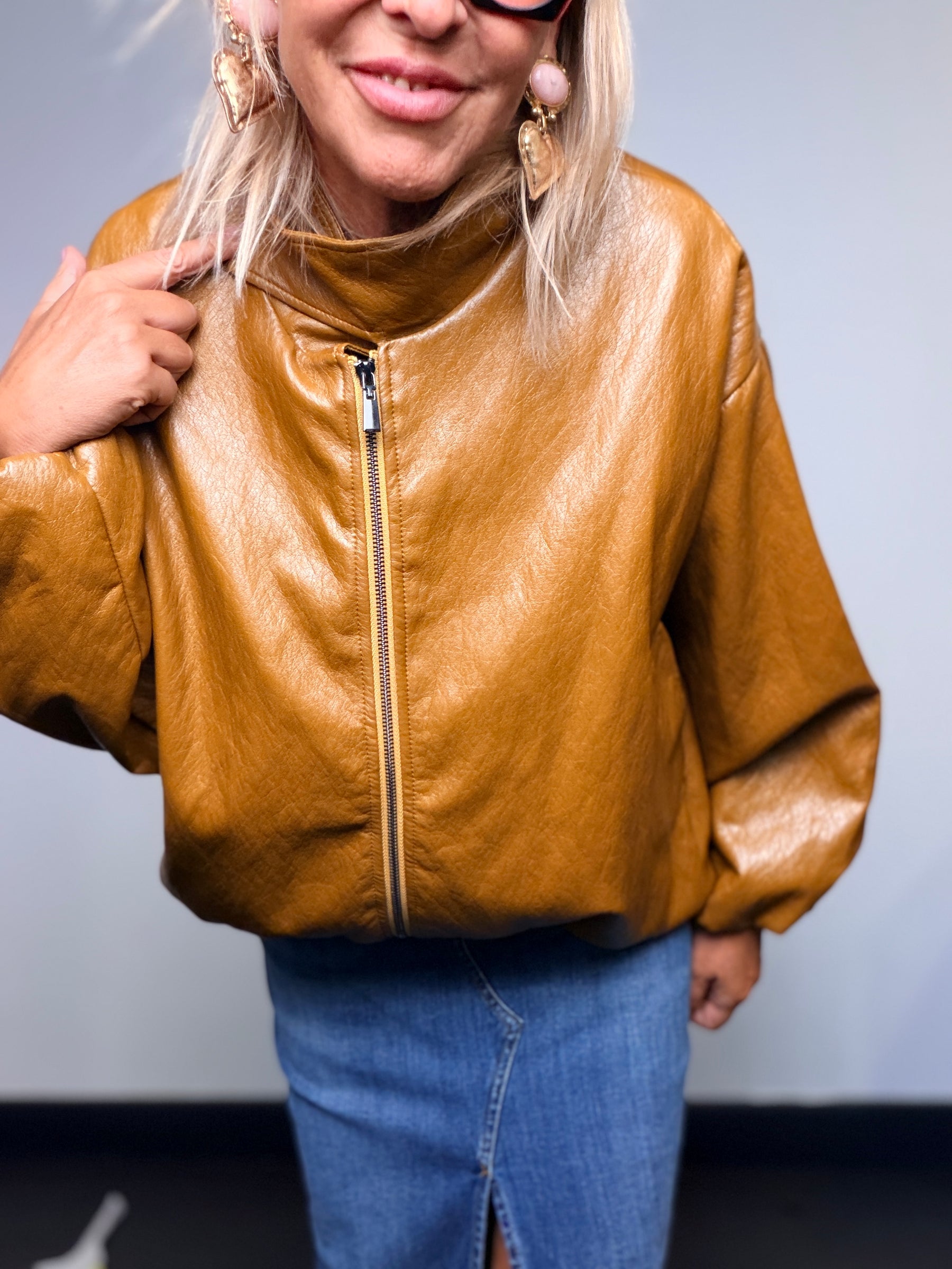 Giubbotto bomber in ecopelle color cuoio