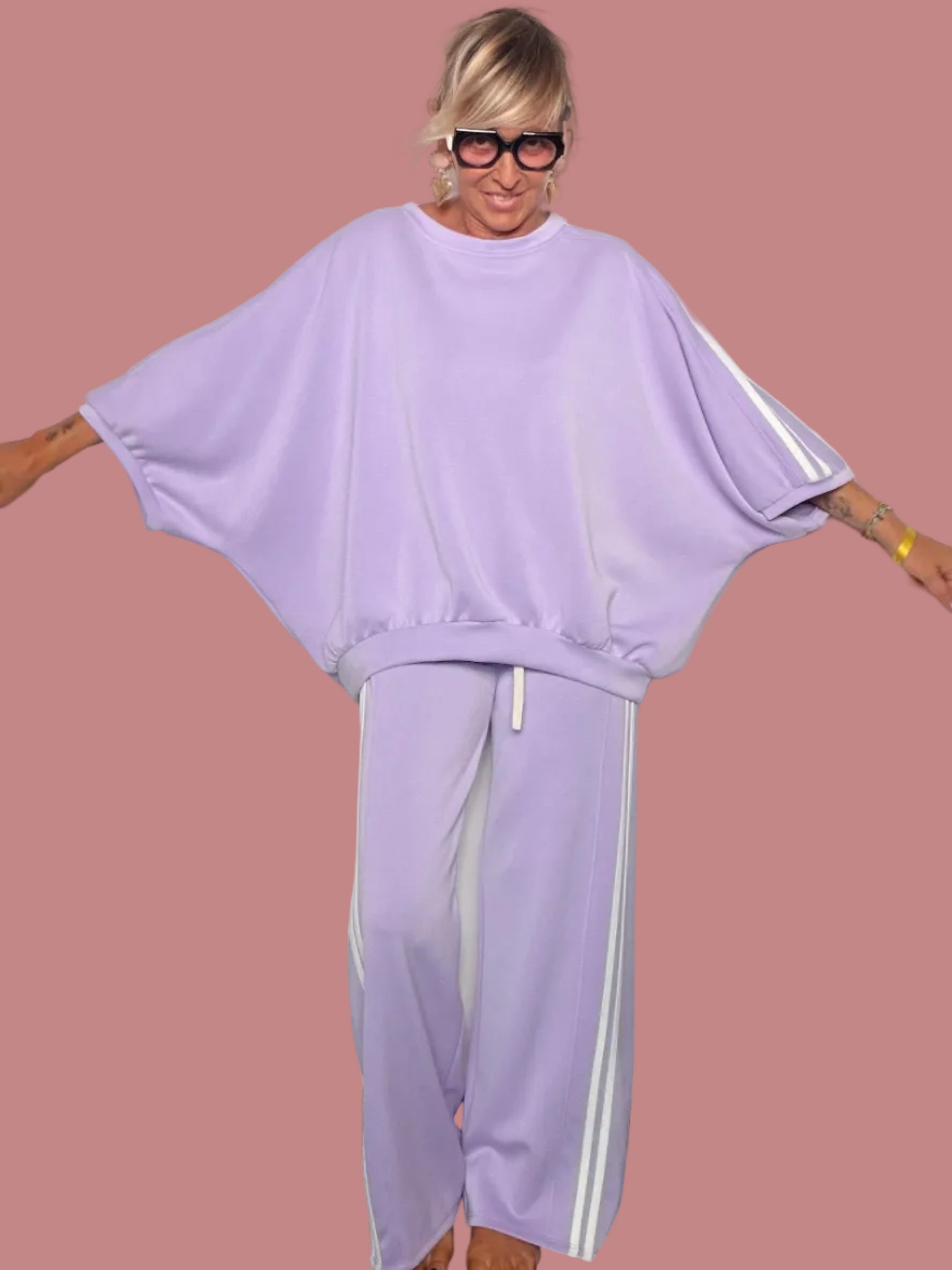 Maglia lilla Female oversize con bande bianche sulle maniche