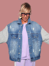 Giacca Female in denim azzurro con maniche in felpa grigia