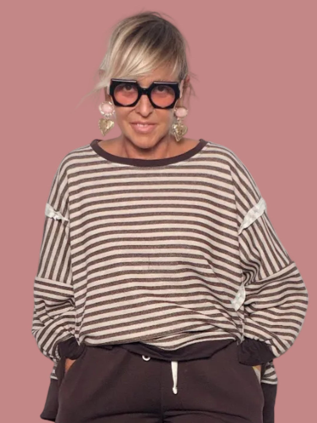 Felpa a Righe Marrone e Beige con Dettagli a Contrasto