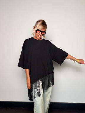 T-Shirt Over Asimmetrica con Frange