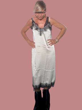Abito sottoveste in raso con pizzo