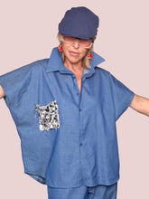 Camicia Oversize in Chambray Blu con Tasca Gioiello