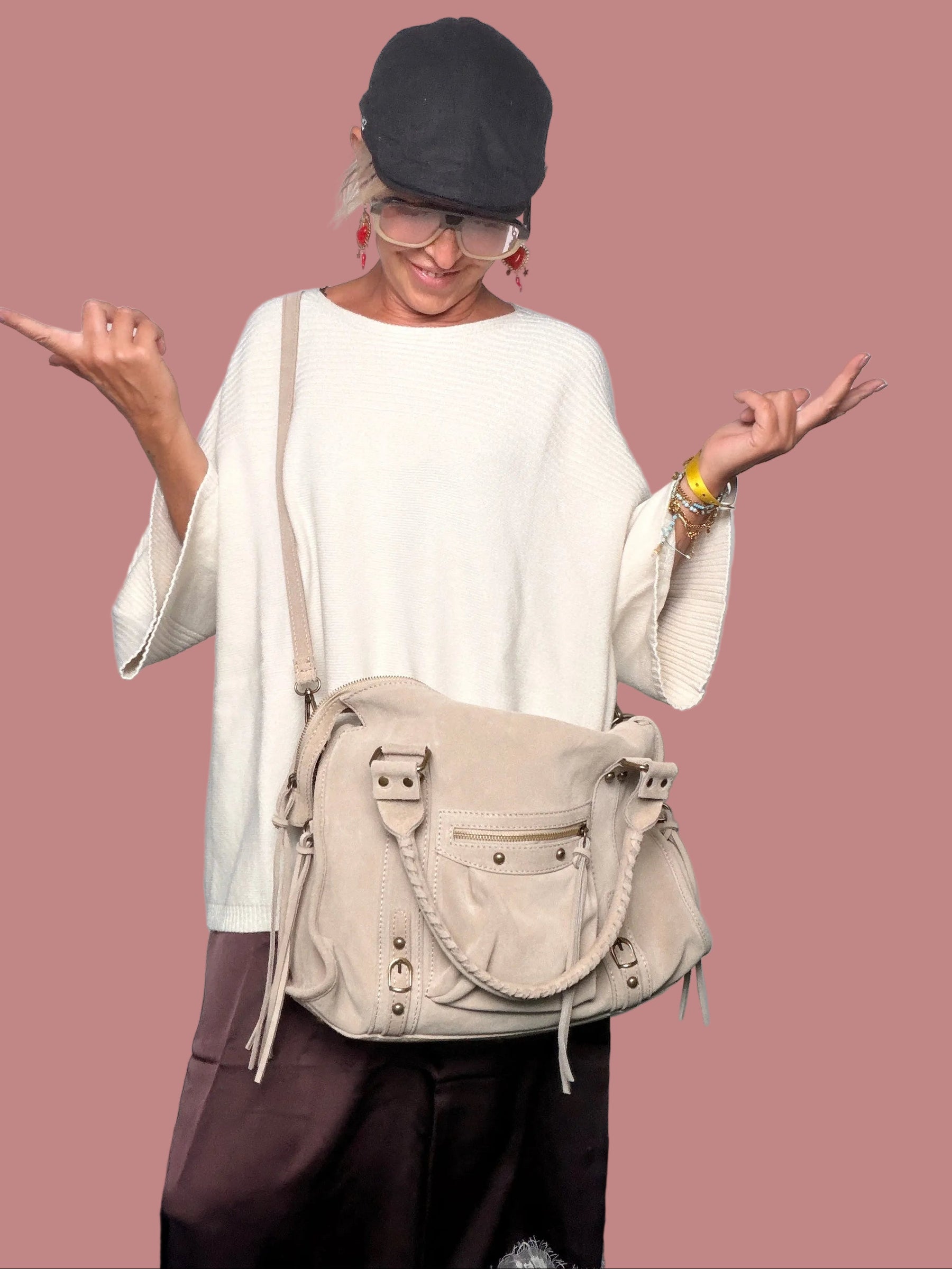 Borsa in camoscio con dettagli boho chic