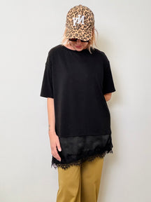 T-Shirt Over con Balza in Raso e Pizzo