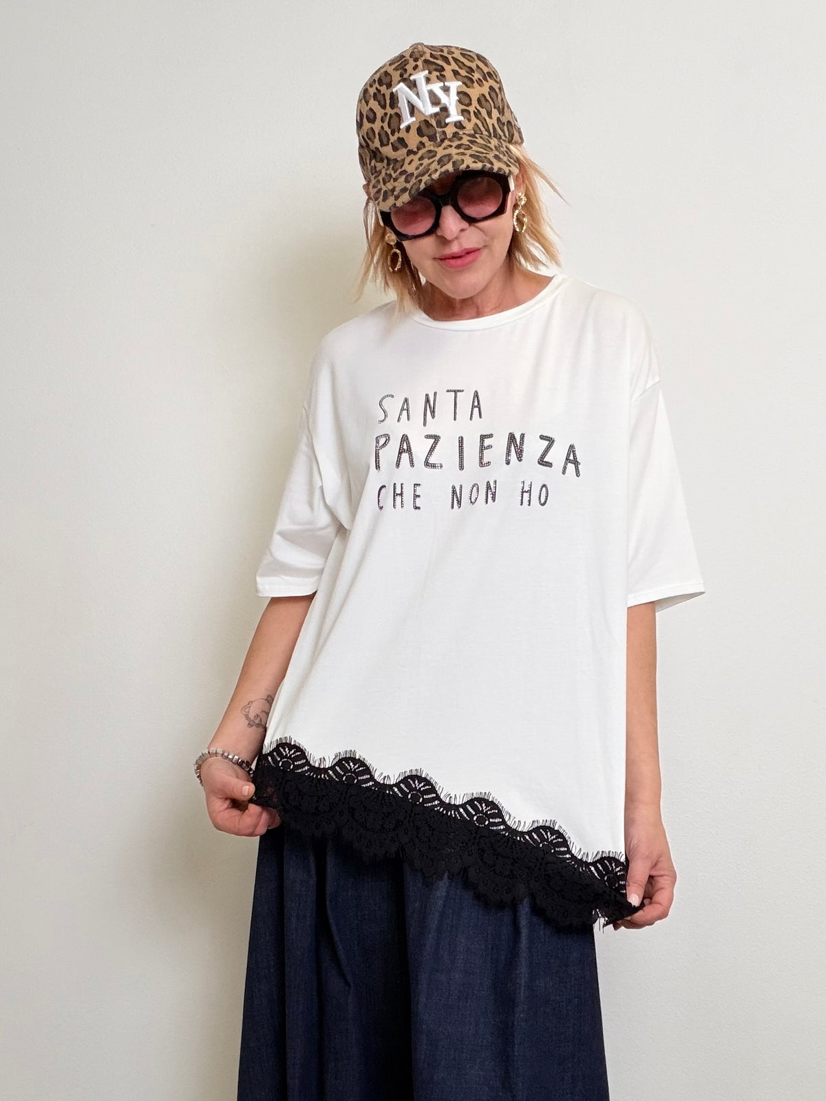 T-Shirt Santa Pazienza con Pizzo