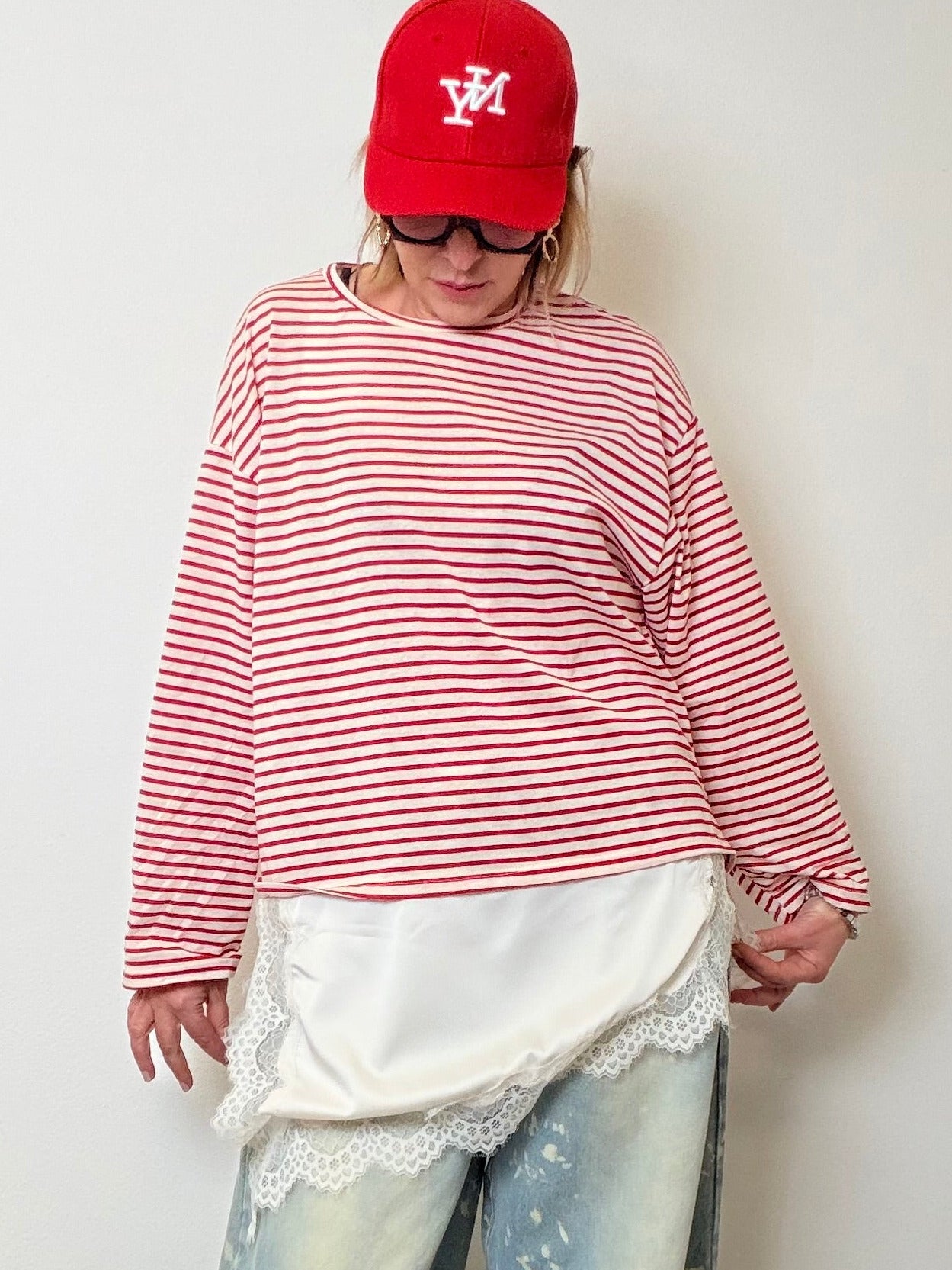 T-Shirt a Righe Over con Balza in Raso e Pizzo