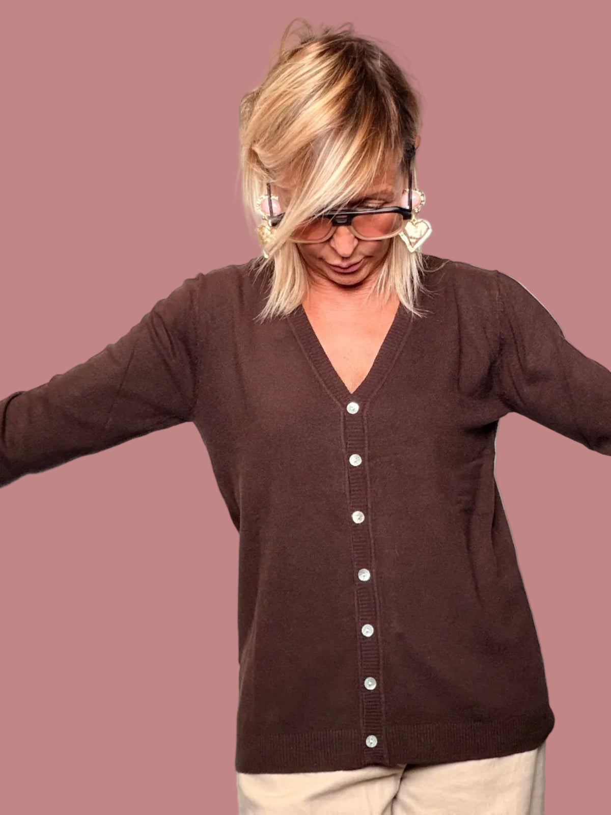 Cardigan con Bottoni a Contrasto