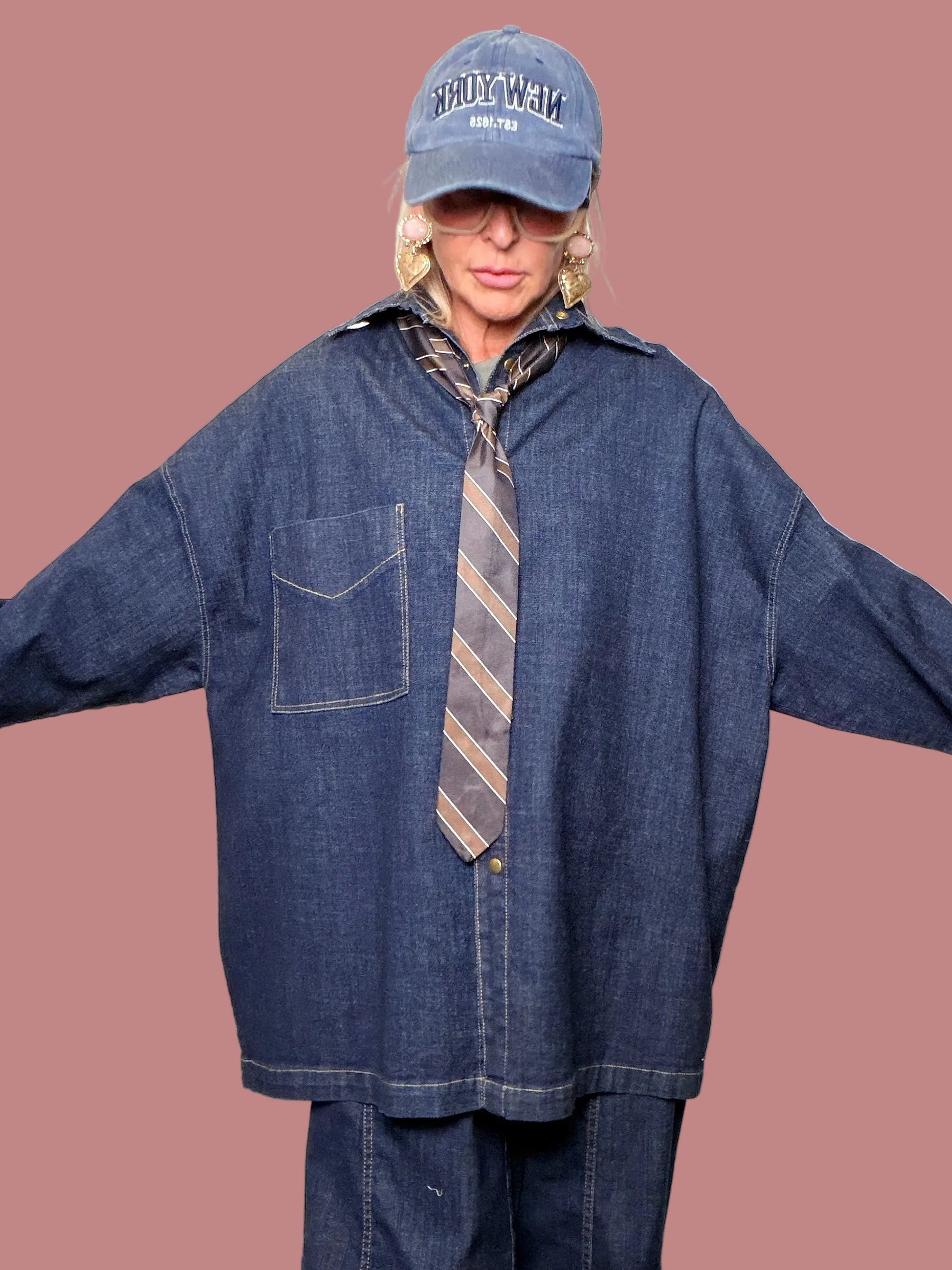 Camicia in denim con cravatta coordinata