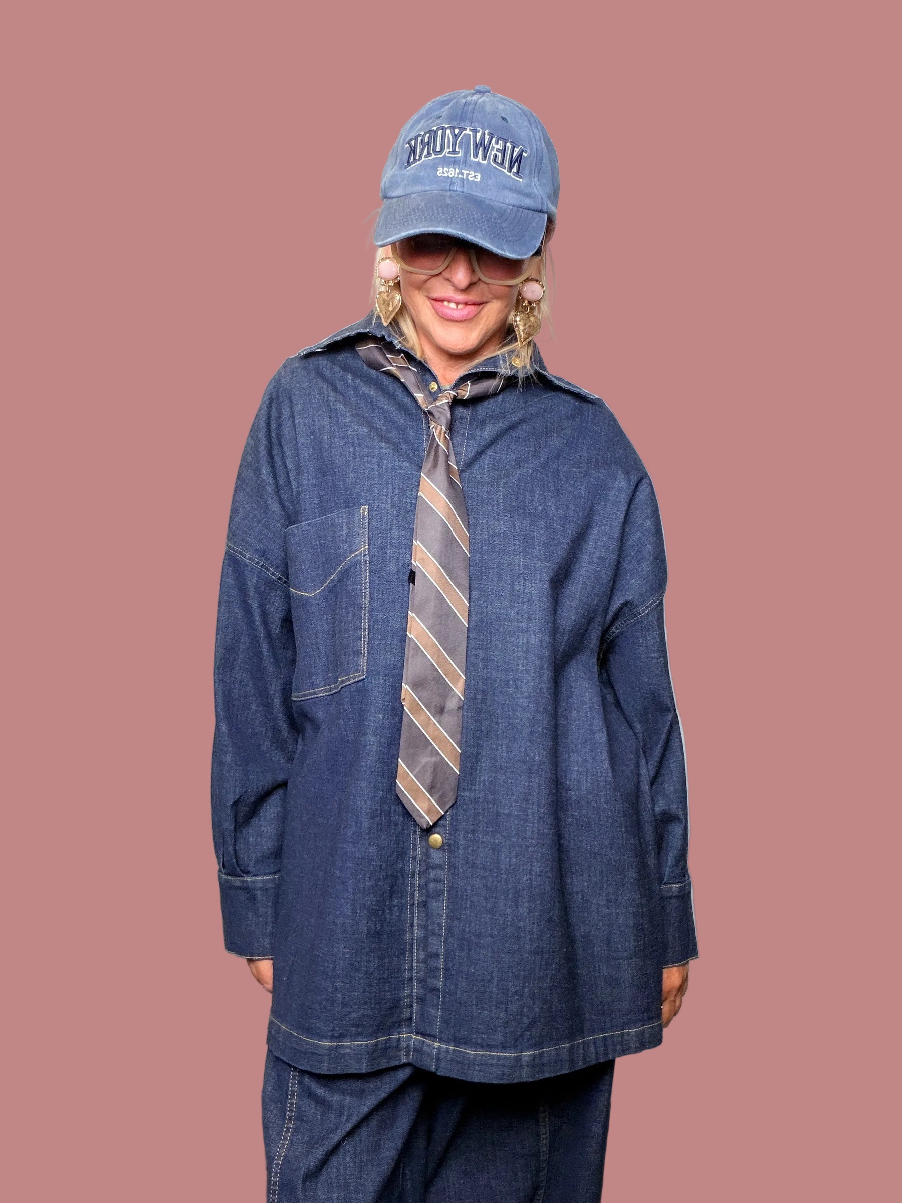 Camicia in denim con cravatta coordinata