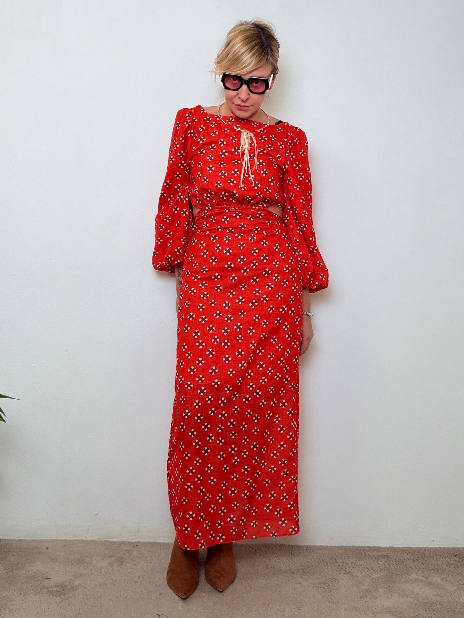 Abito con Scollo Dietro e Fiocco