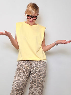 T-shirt con Spalline e Pizzo Chic