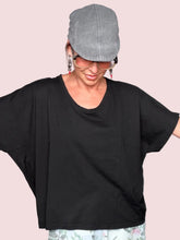 T-Shirt Oversize Scollo V Maniche Pipistrello