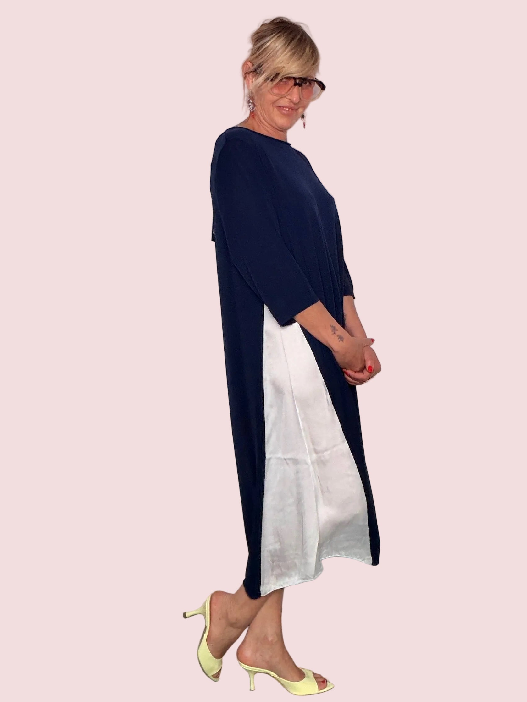 Abito Midi Oversize con Inserto Satin Laterale