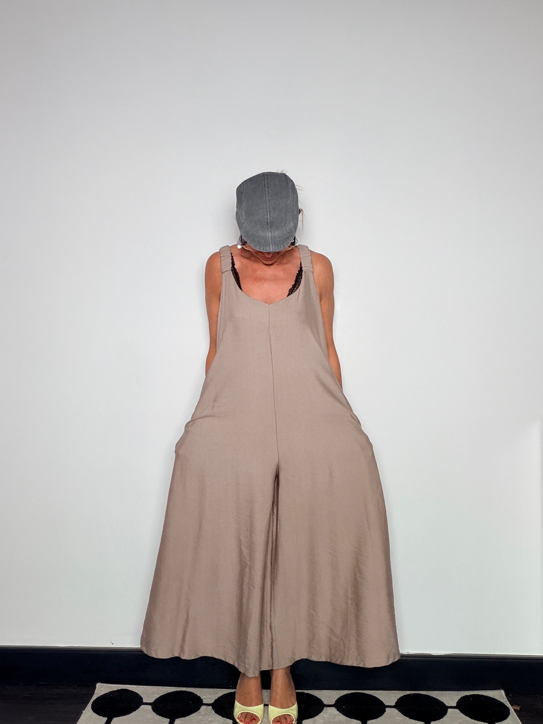 Tuta Jumpsuit Maxi Oversize Scollo V con Spalline Elasticate