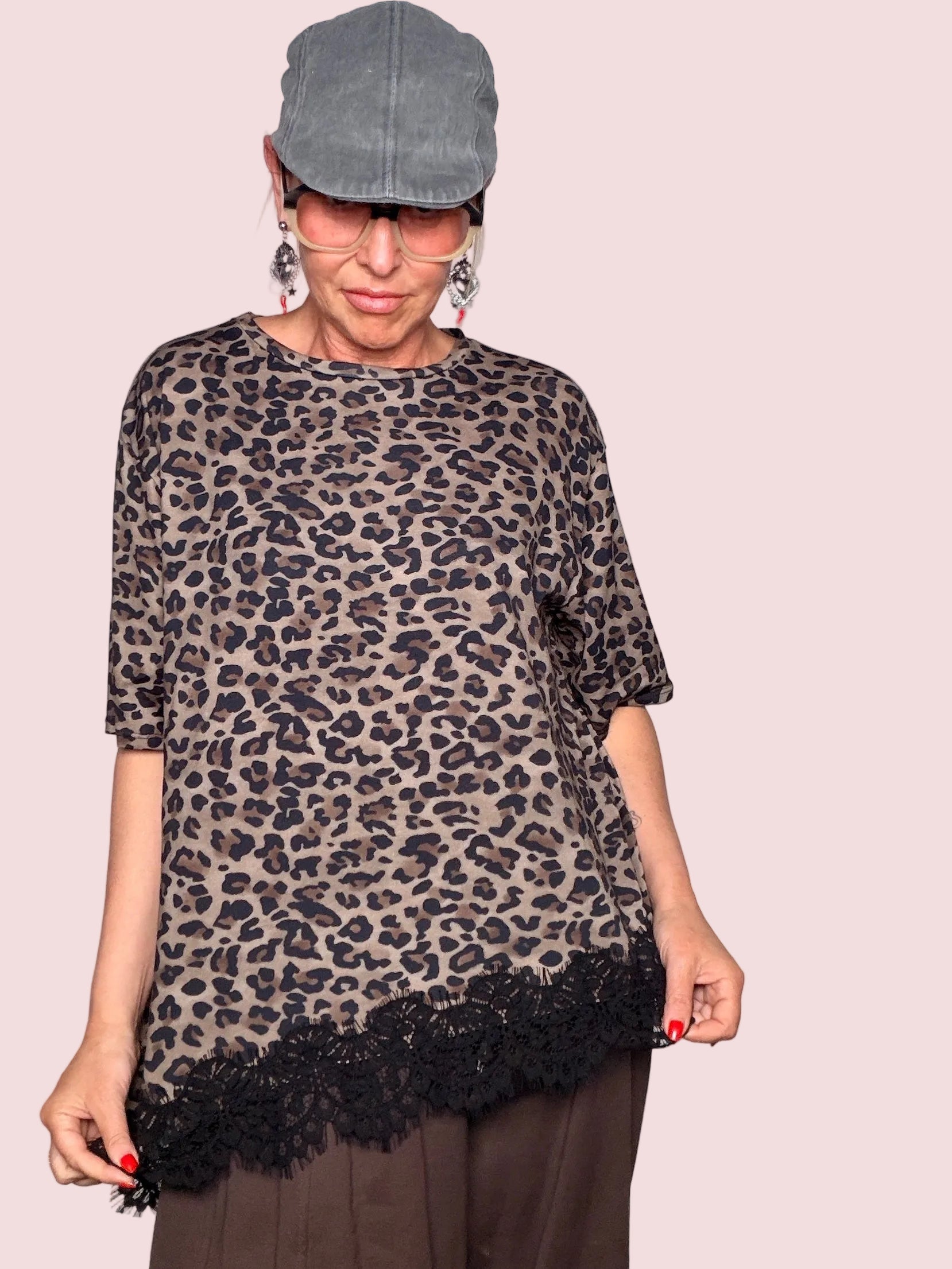 T-Shirt Oversize Stampa con Balza in Pizzo Nero