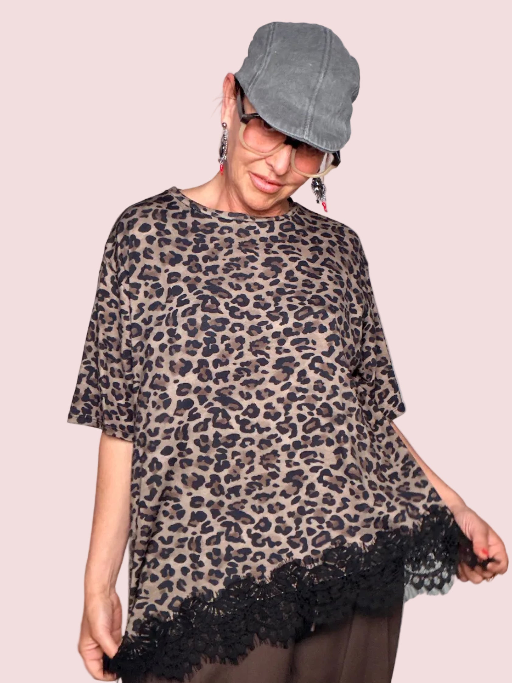 T-Shirt Oversize Stampa con Balza in Pizzo Nero