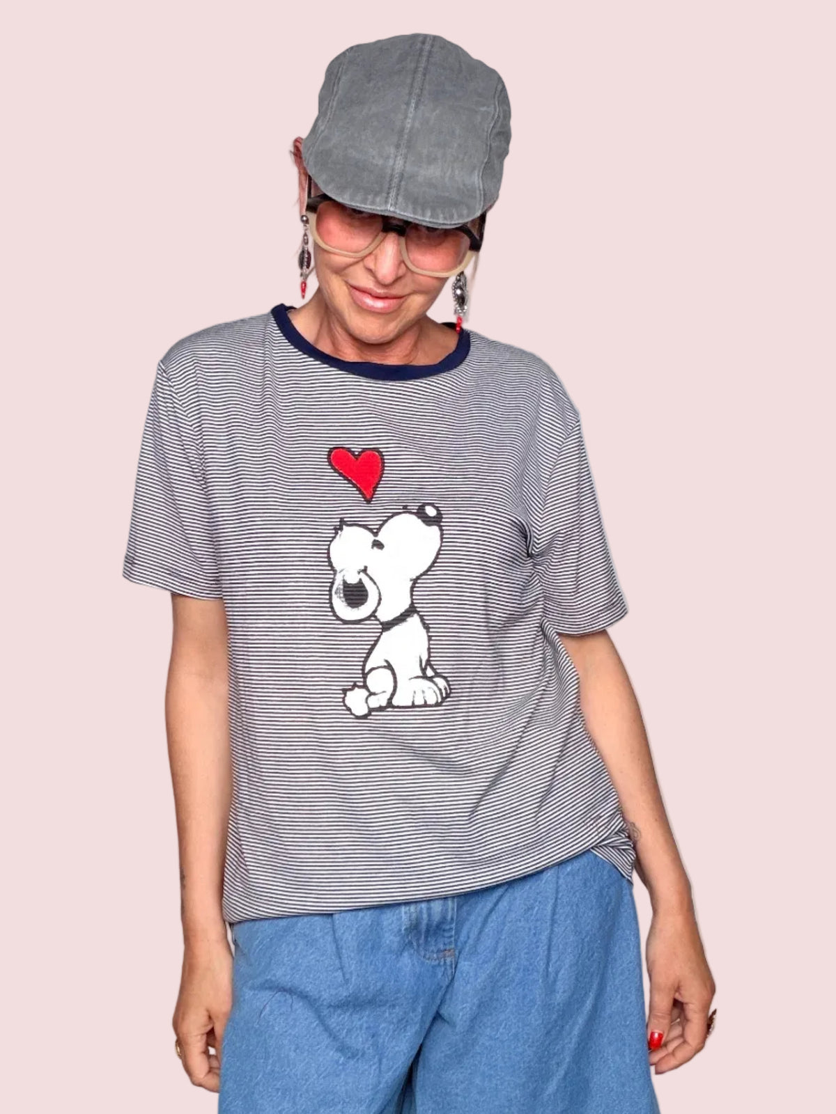 T-Shirt Oversize Snoopy a Righe con Collo a Contrasto