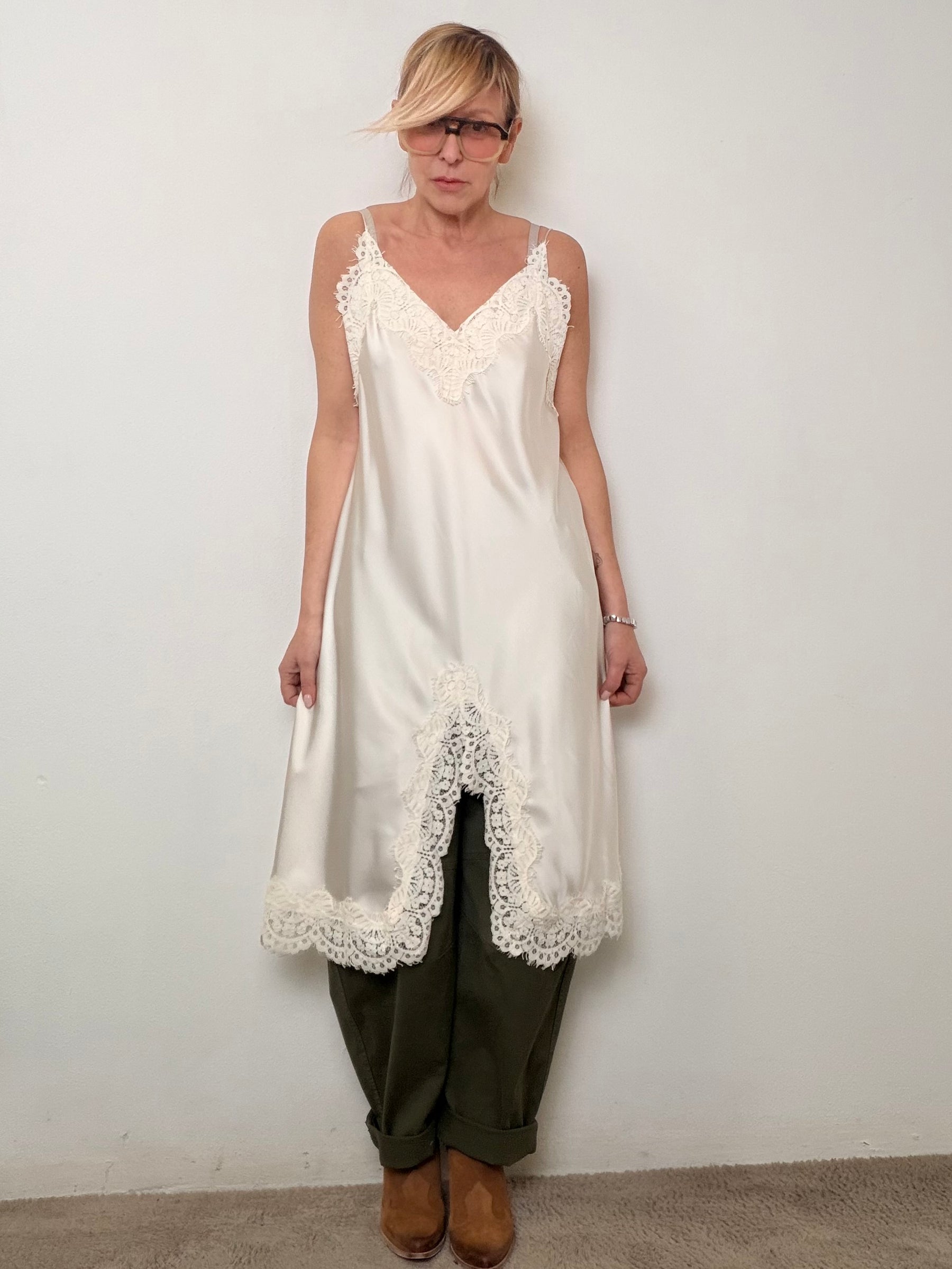 Abito sottoveste con inserti decorativi