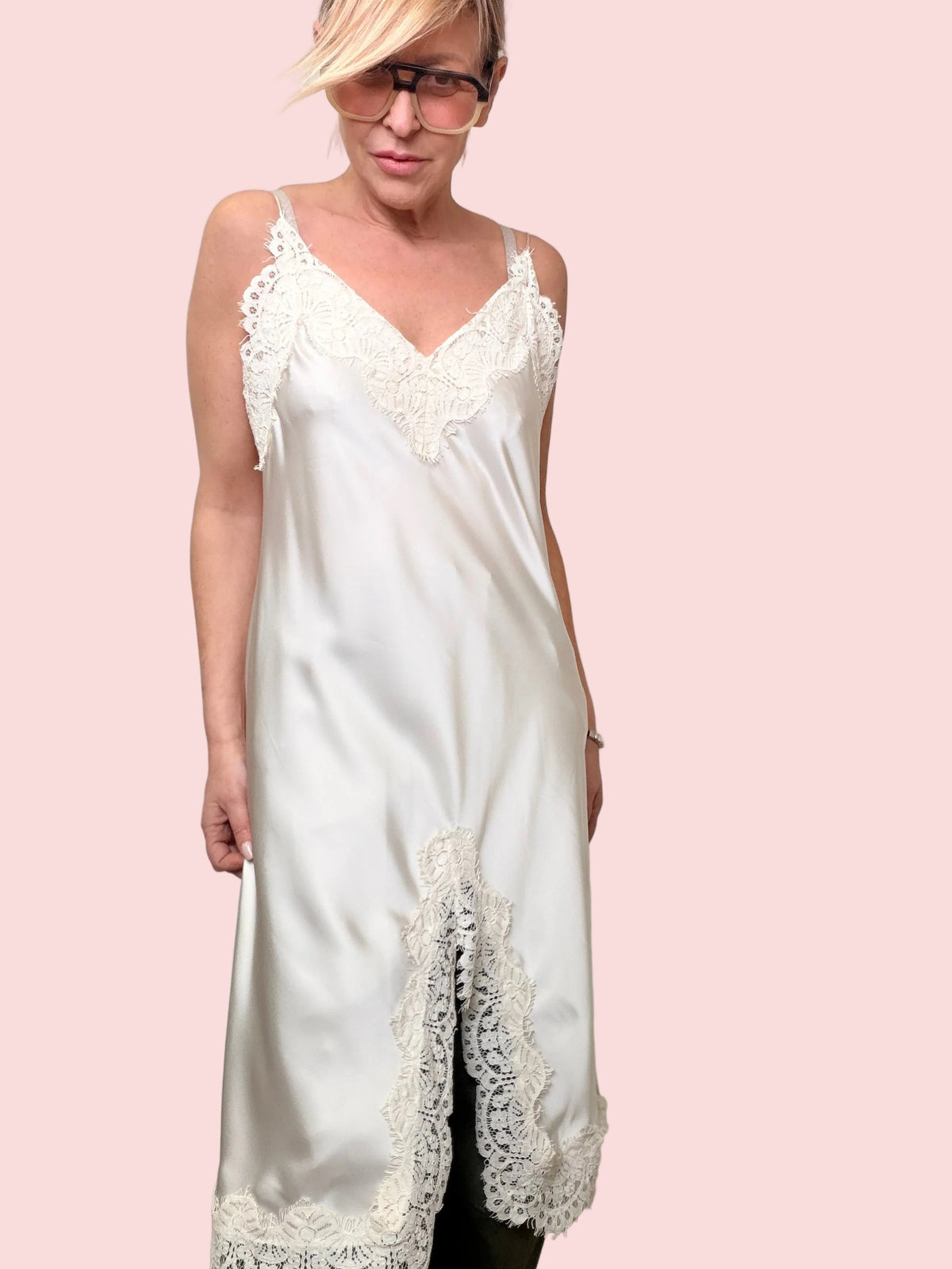 Abito sottoveste con inserti decorativi